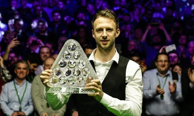 赛场上上演 赛场上上演