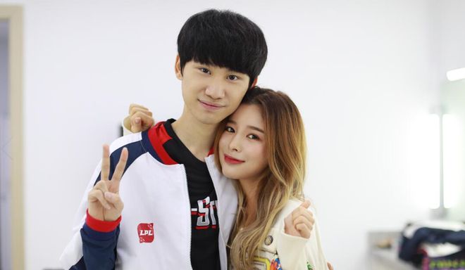 并在他表现 并在他表现