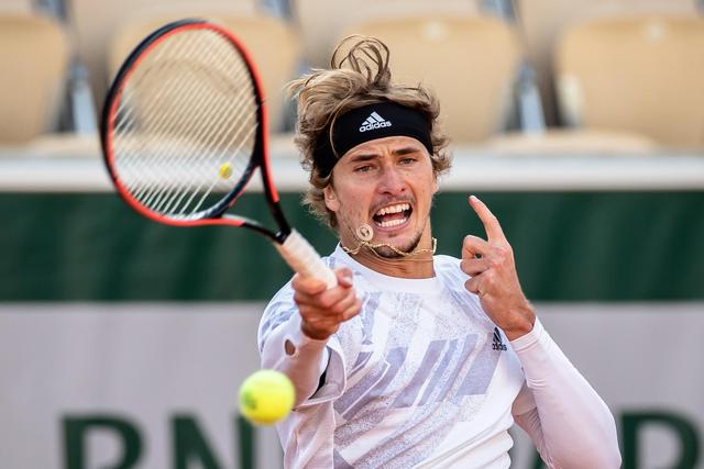 比赛中承担 比赛中承担